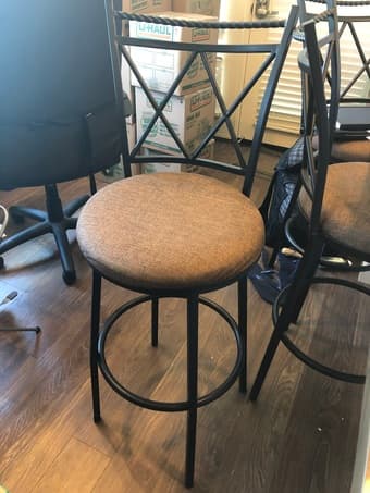 3 Bar stools 1