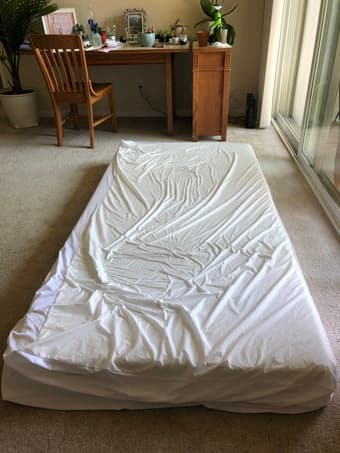 Twin XL Zinus Mattress -- LIKE NEW 1