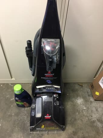 Bissell Carpet Cleaner 1