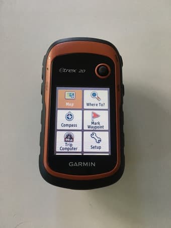 Garmin etrex 20 handheld GPS - as good as new 1
