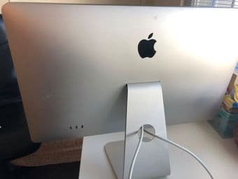 Apple monitor 27-inch + viewsonic monitor 2