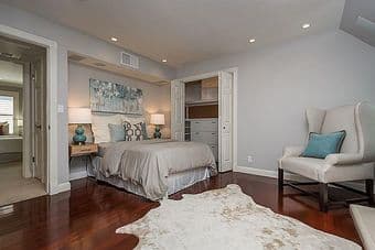 1 beautiful bed/shared bath, hardwood, walking dist. from Univ. Ave! 1