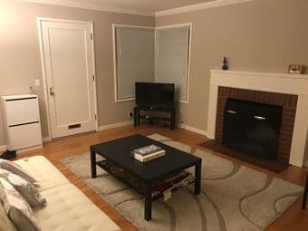 1BR in a 2 BR furnished clean duplex in great location (redwood) 2