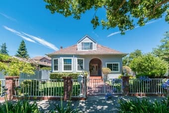 2 blocks from Caltrain! Room for rent with private bath! 1