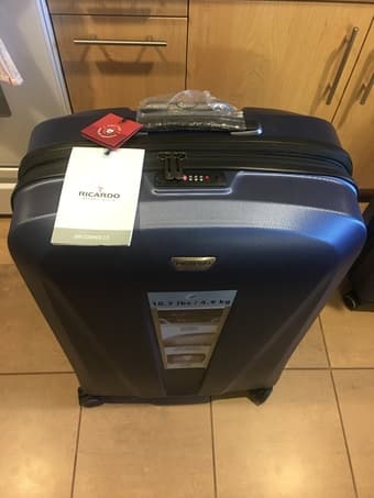 New unused Ricardo Beverly Hills Luggage Set(Large Check-in &Carry-on) 3