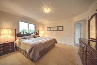 Awesome room in beautiful spanish style house near campus - Sept 1
