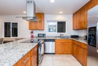 Perfectly located Mountain View house has room for rent 3