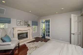 1 beautiful bed/shared bath, hardwood, walking dist. from Univ. Ave! - 2