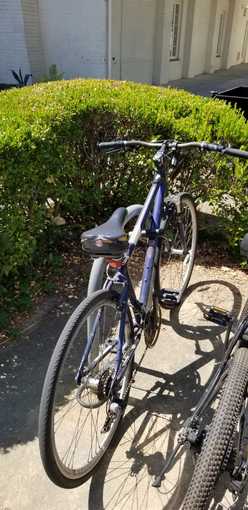 Schwinn Men's hybrid bike with U lock 1