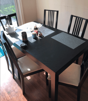 Extendable dining table and 6 chairs 2