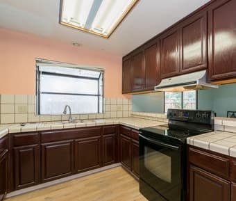 AMAZING ROOMMATES - great for those new to the area! 2