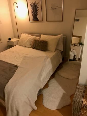 Looking for female for 1 bed, 1 bath - Aug 24th to Sept 21st - Female 3