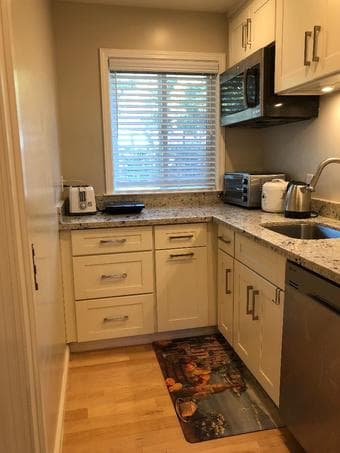 Short term Furnished Room Walk to Stanford for Female (7/28-8/17) 3