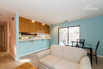 AMAZING ROOMMATES - great for those new to the area! 1