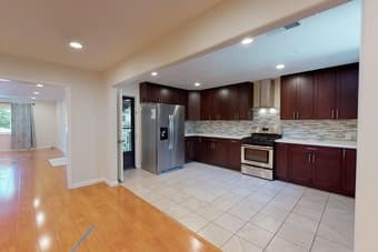 Room for rent in beautiful house :) 1