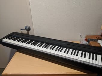 Yamaha P35B 88-key weighted action keyboard 1