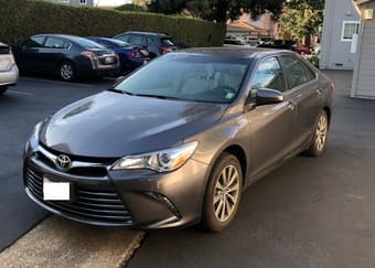 2017 silver Toyota Camry XLE 33kMiles, all extras 1