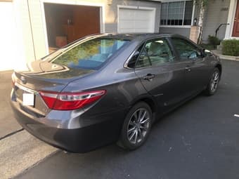 2017 silver Toyota Camry XLE 33kMiles, all extras 2