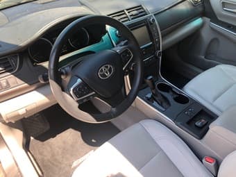 2017 silver Toyota Camry XLE 33kMiles, all extras 3