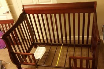 Delta Children Brookside 4-in-1 Convertible Crib 3