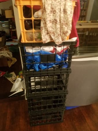 Starlite plastic stackable crates 1