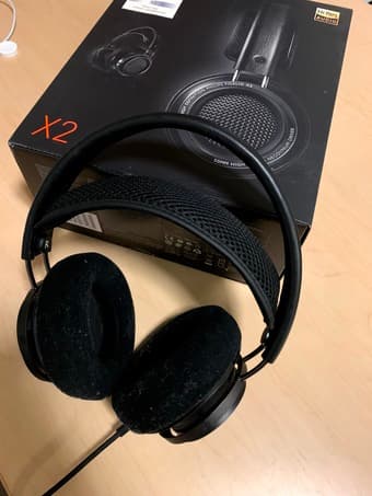 Philips X2/27 Fidelio Over Ear Headphones 1