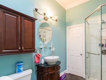 Close to everything, including Apple! Room for rent 3