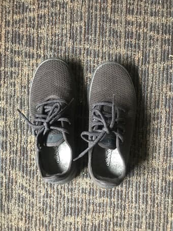 W6 Allbirds Tree Runners - Charcoal 1