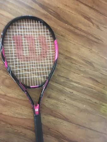 Women’s tennis racket, barely used with tennis balls 2