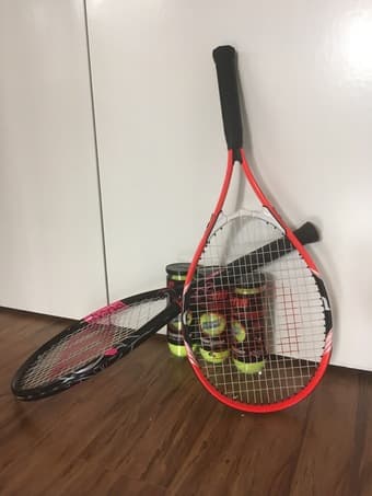 2x Wilson tennis racket (men’s and women’s) 1