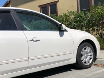 2009 Nissan Altima 2.5S Great condition & Low millage 3