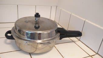 A cooking pressure cooker for sale 1