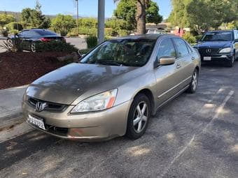 2004 Honda Accord EX - great condition 1