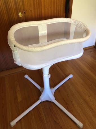 Halo Baby Bassinet (like new) 2