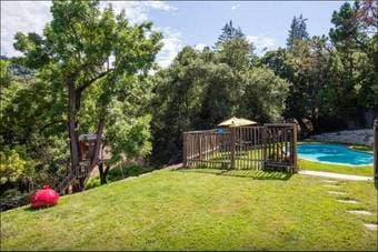 Corner Room; 4BR Shared Ranch in Los Altos Hills 3