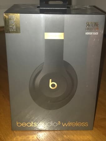 Beats Studio 3 Wireless Headphones (Skyline Collection-Midnight Black) 1