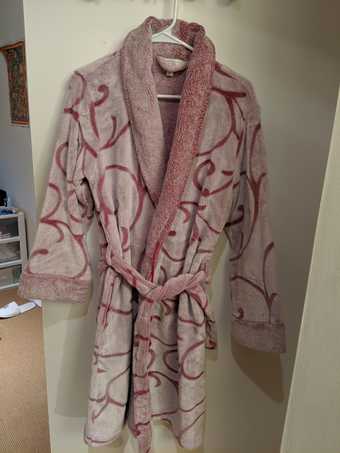 Bathrobe, Mainstay plates for sale 2