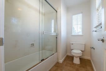 Beautiful home 2 miles from Downtown Palo Alto with high-end finishes. 2