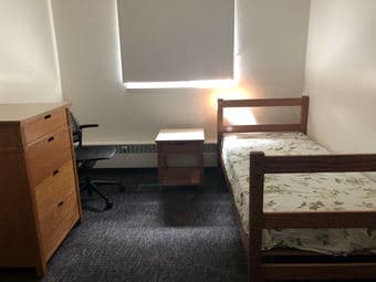 1bedroom available in a 2bedroom-1bathroom apartment 1