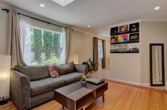 Private Bedroom and Bathroom in Friendly 3B/2B Mountain View Apartment 1