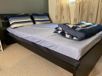 Bed frame with headboard, great condition, very solid 2
