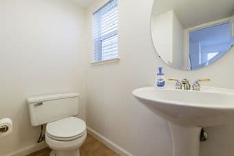 Great location - room for rent in East Palo Alto 2