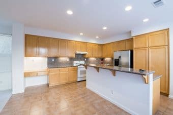 Great location - room for rent in East Palo Alto 3