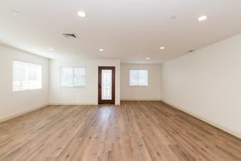 This contemporary ranch style Haus is nestled in East Palo Alto 1