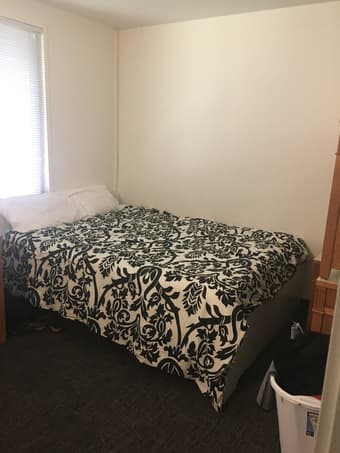 EV sublet Nov. 22 to Jan. 5th (Stanford affiliate, Female) 2