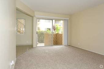 Looking for a female roommate in a 2B2B apartment in Menlo Park (找女室友） 2
