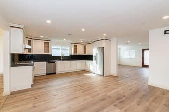This contemporary ranch style Haus is nestled in East Palo Alto. 2