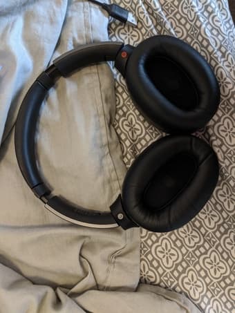 Sony WH1000XM2 Over-Ear Wireless Headphones - Black Great Condition 2