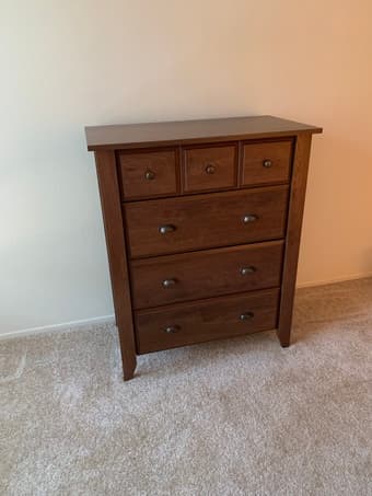 Dresser 1