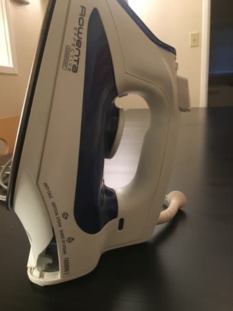 ROWENTA CLOTHES IRON 2